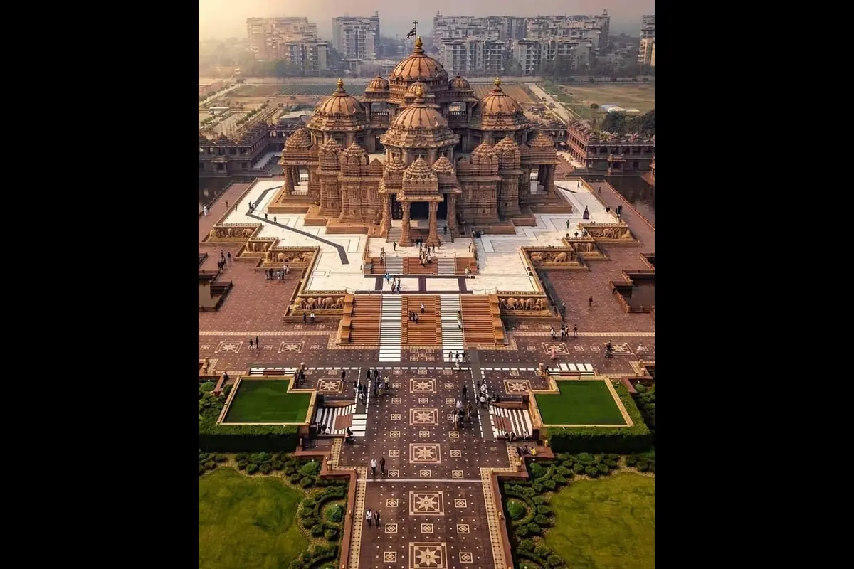The Akshardham Mandir and Its Architecture